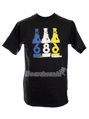 �ern� tri�ko s trojic� barevn�ch lahv� skl�daj�c�mi dohromady logo 686. Klasick� st�ih a 100% bavlna.