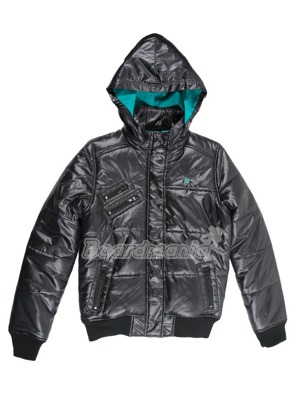 P�il�hav� d�msk� podzimn� bunda s lehk�m zateplen�m. Spousta designov�ch i praktick�ch kapes na zip. Mal� kovov� logo DC na prsou. 
Materi�l: 100% polyester nylon