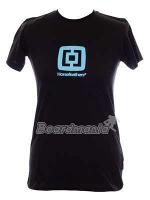 Jednoduch� d�msk� tri�ko �ern� barvy. Modr� logo a n�pis Horsefeathers na hrudi. Kr�tk� ruk�v, voln�j��  st�ih.