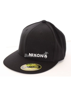 Kšiltovka Nixon Wordmark Flexfit black