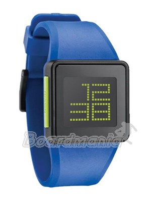Designov� Nixon hodinky. Zobrazuj� datum a �as, ve tm� je mo�n� zapnout podsv�cen� displeje, jsou odoln� v��i vod�. Tvrzen� miner�ln� skl��ko je odoln� v��i po�kr�b�n�, t�lo je vyrobeno z kvalitn�ho polykarbon�tu.