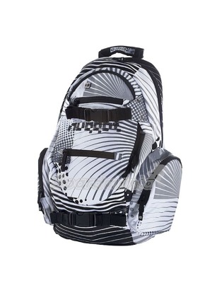Velmi p�kn� graficky zpracovan� design batohu v kombinaci b�lo-�erno-�ed�. Men�� kapsy na p�edn� stran� i na boc�ch. V�echny kapsy se zap�naj� na zip.