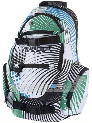 Barevn� design batohu Nugget kter� krom� transportu v�c� p�sob� jako m�dn� dopln�k. Spousta men��ch kapes na p�edn� stran� i na boc�ch se zap�n�n�m na zip.