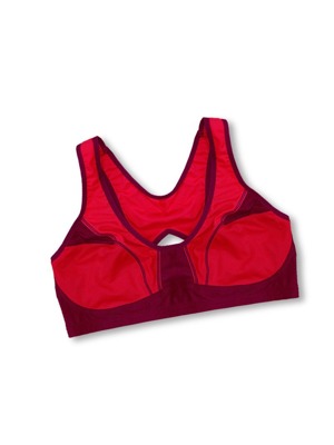 Obl�ben� a sportovn� podprsenka v nov�m anatomick�m st�ihu p�izp�soben�m pro aktivn� pohyb. Ploch� �vy, s��ovina pro lep�� odvod potu, materi�l Coolmax pro lep�� odvod vlhkosti.