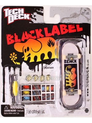 Klasick� fingerboard velikosti 96mm se zna�kov�m logem. Odoln� grip s logem TechDeck. P��slu�enstv� obsahuje n�hradn� kole�ka s logem, n�lepky a �roubov�k s imbusem.